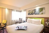 Hampton By Hilton Double Bedroom Hampton By Hilton Gatwick - Bedroom