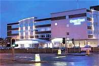 Cresta Court Hotel Manchester Airport Outside Cresta Court Hotel Manchester Airport
