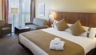 Holiday Inn - Bedroom Holiday Inn Newcastle Airport